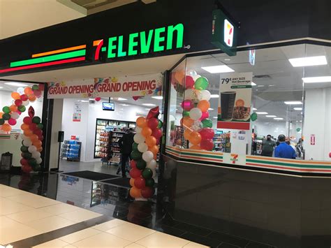 what time 7 eleven open